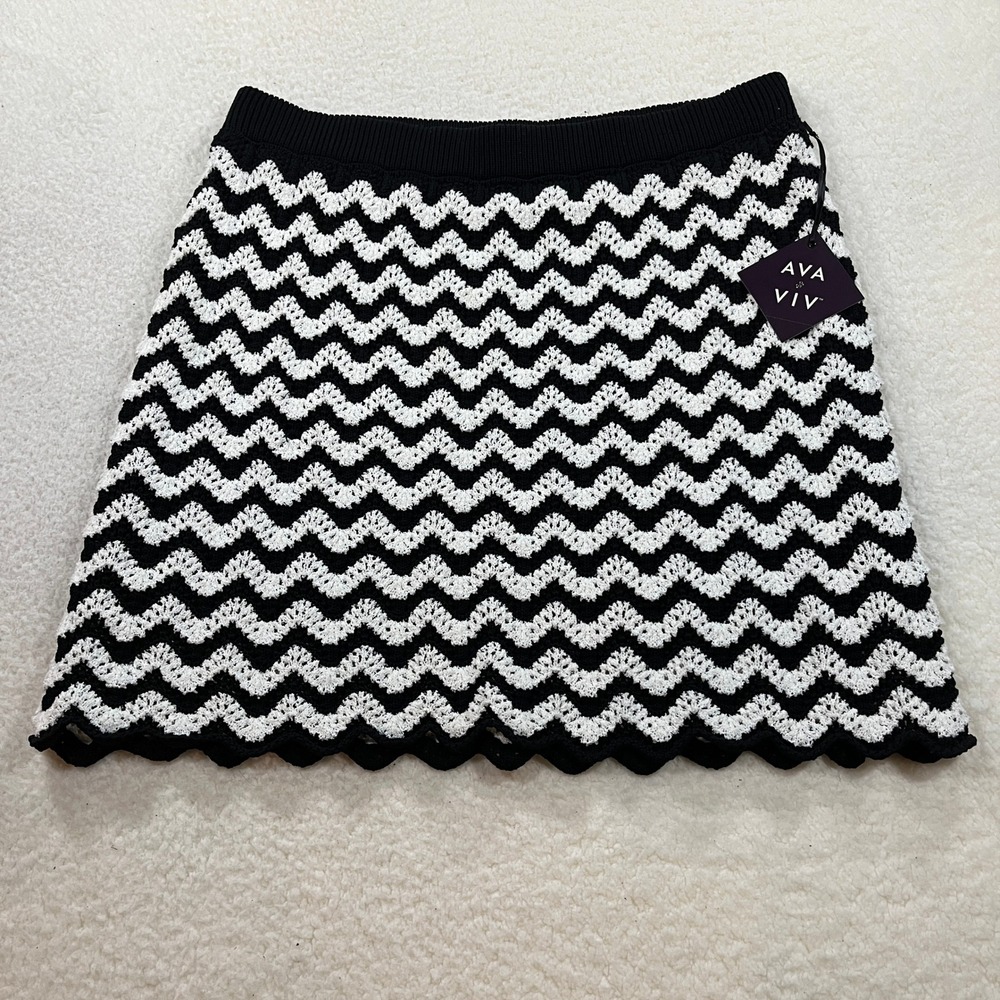 Ava & Viv Skirt Womens 2X Black White Crochet Chevron Zig Zag Scallop Mini Skirt